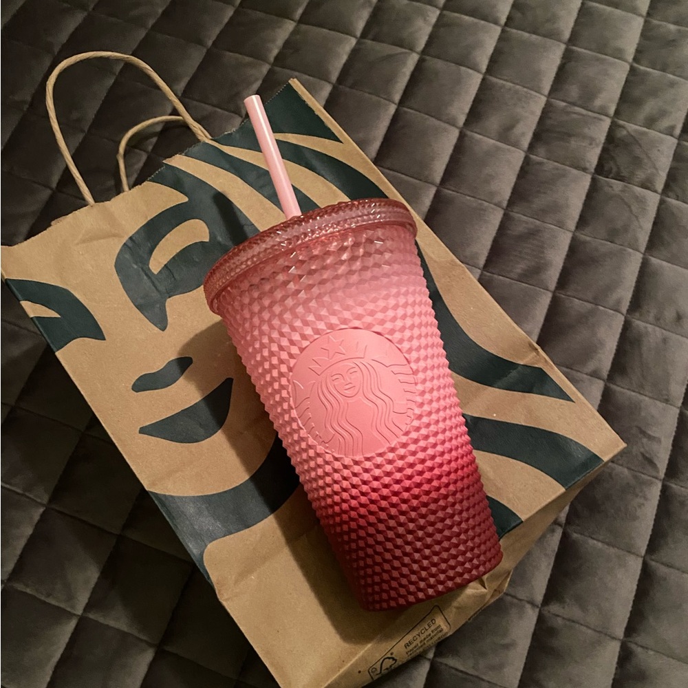 New!! Starbucks Holiday 2022 16oz cold tumbler